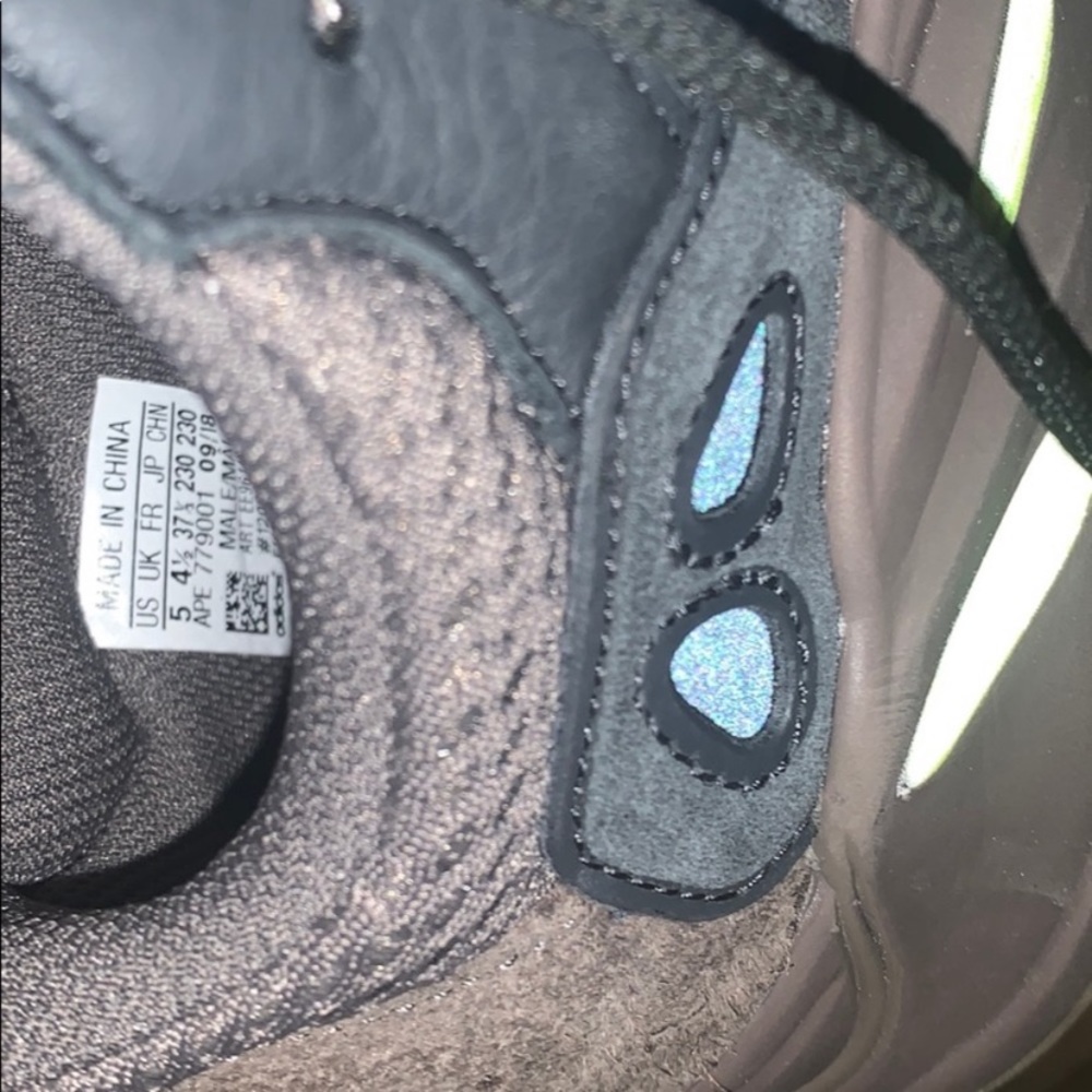 Adidas yeezy 700